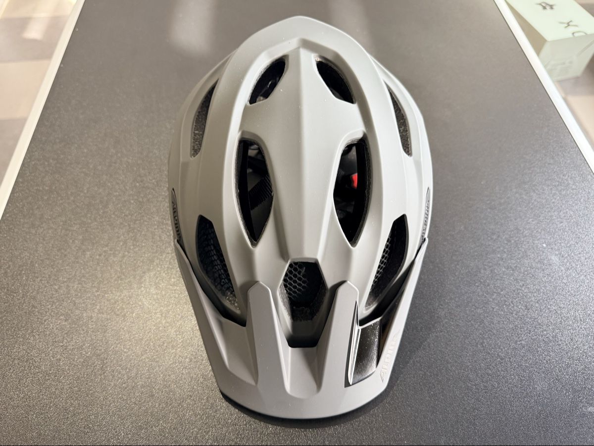 Alpina Caschi: Casque Alpina Carapax – Nuovo (secondo la descrizione) da Villars le Grand venduto da kbo_75pt 1