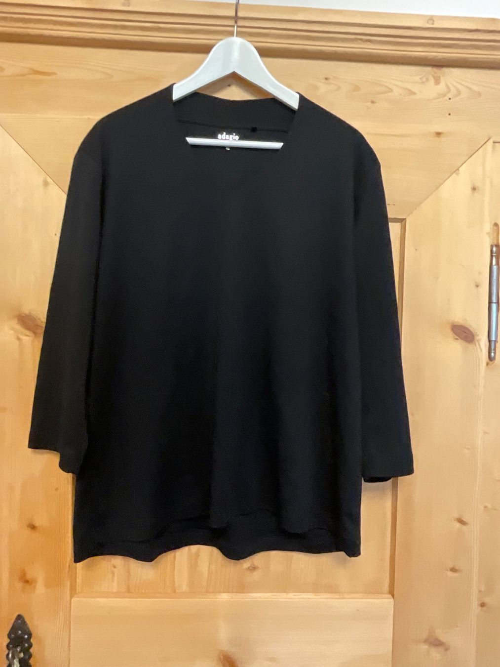 T-Shirts: ADAGIO DAMEN SHIRT V-AUSSCHNITT – Neu (gemäss Beschreibung) aus Scuol von Lotus2020
