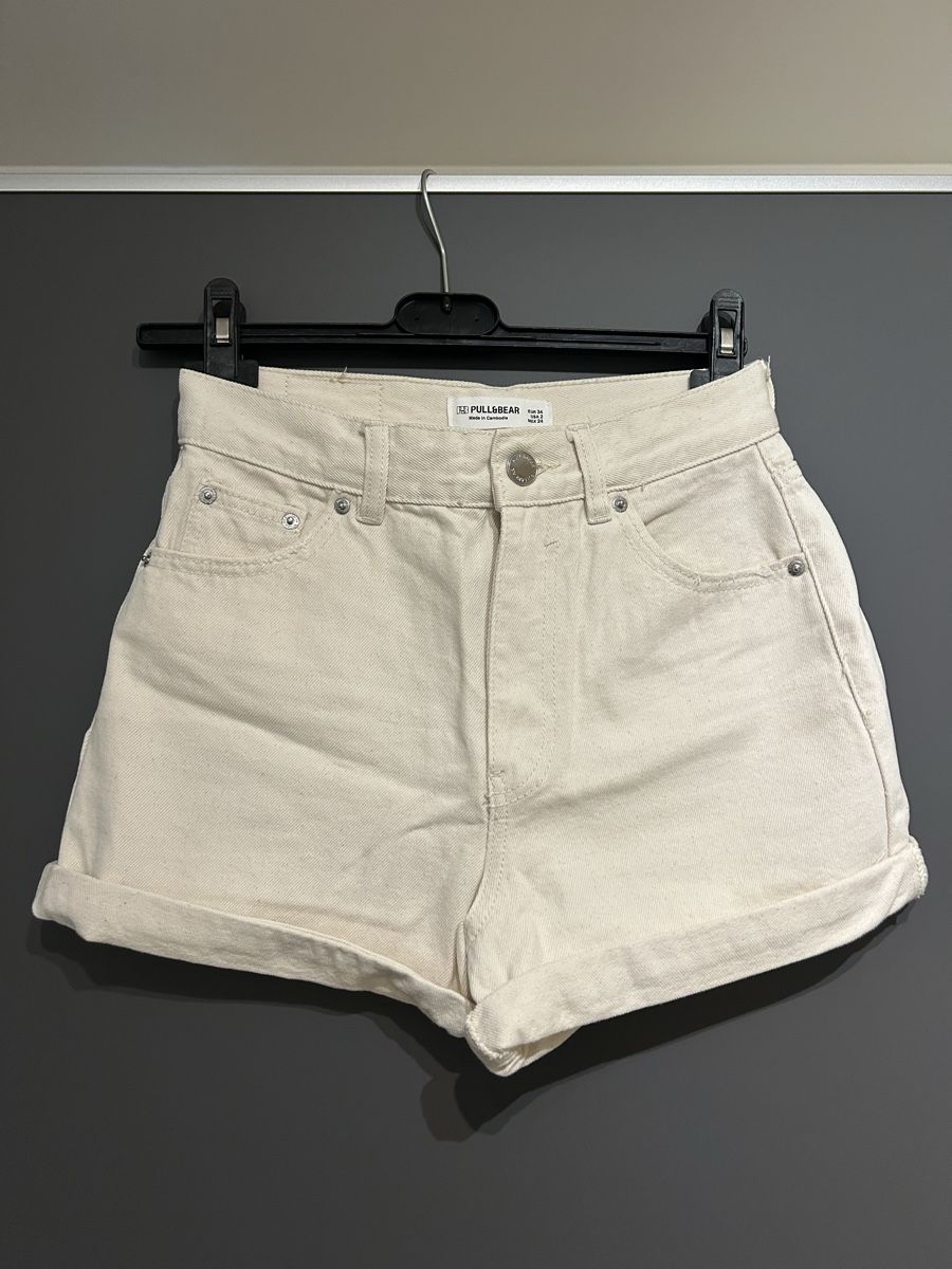 Pull&Bear Pantaloni: Pantaloncini Pull&bear bianchi in denim, taglia 34 – Usato da Minusio venduto da juliaast