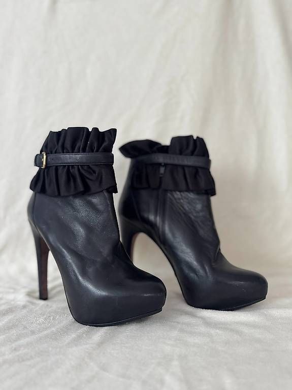 Navyboot Chaussures femmes: Lederstiefeletten gr. 39 Navyboot – D'occasion à Wettingen par ObradovicJelena 1