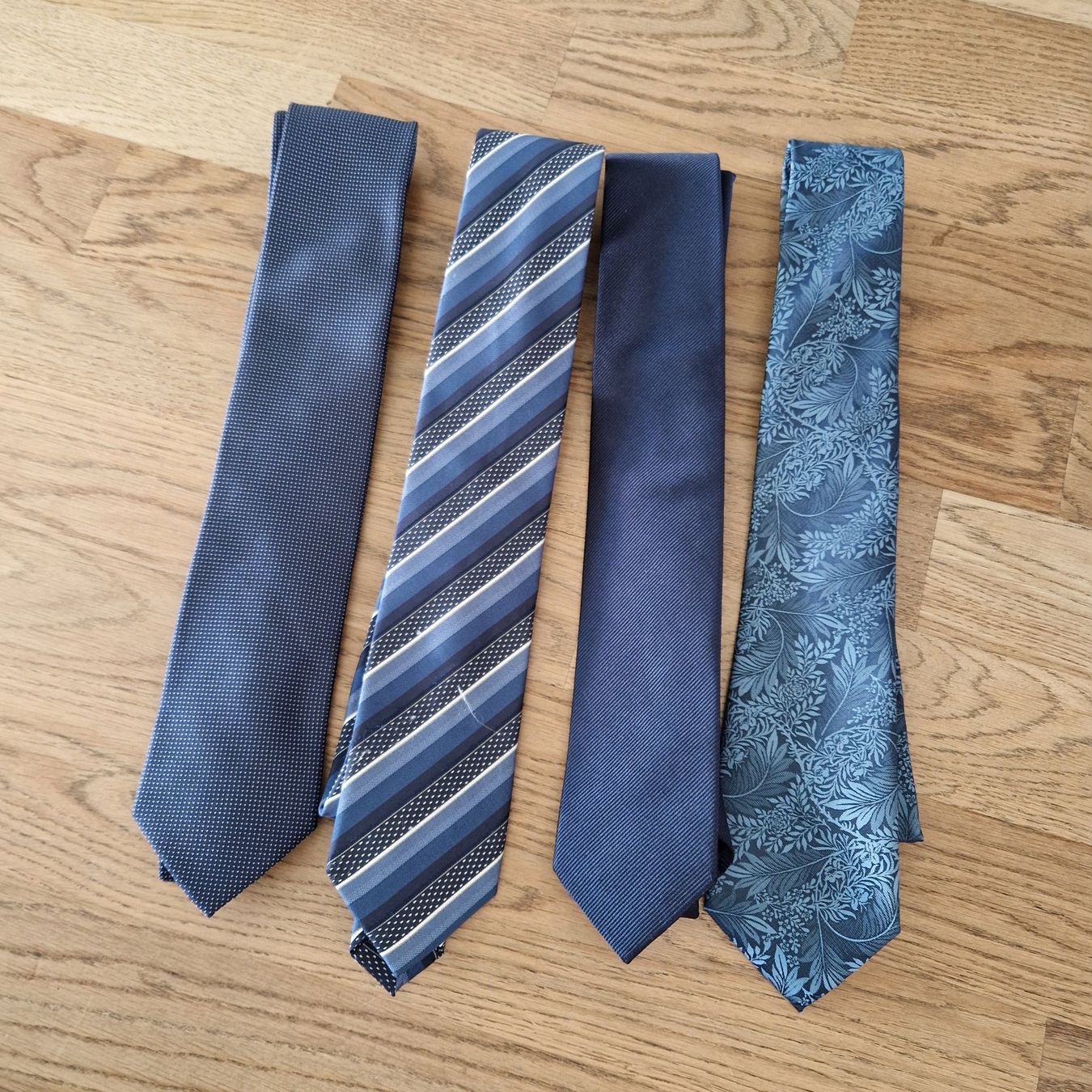 Krawatten: 4 Krawatten blau – Gebraucht aus Nendeln von Zopfie_