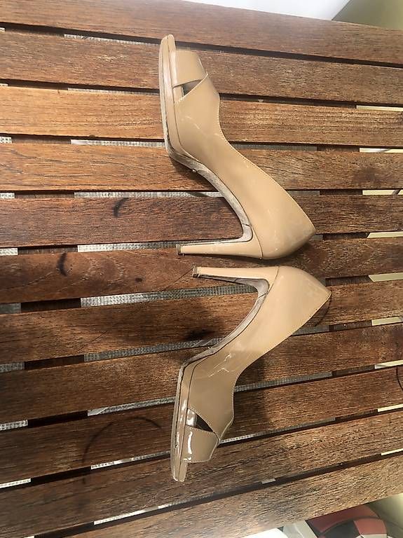 Scarpe da donna: Pumps sergio rossi 38.5 – Usato da Basel venduto da Brubaba 2