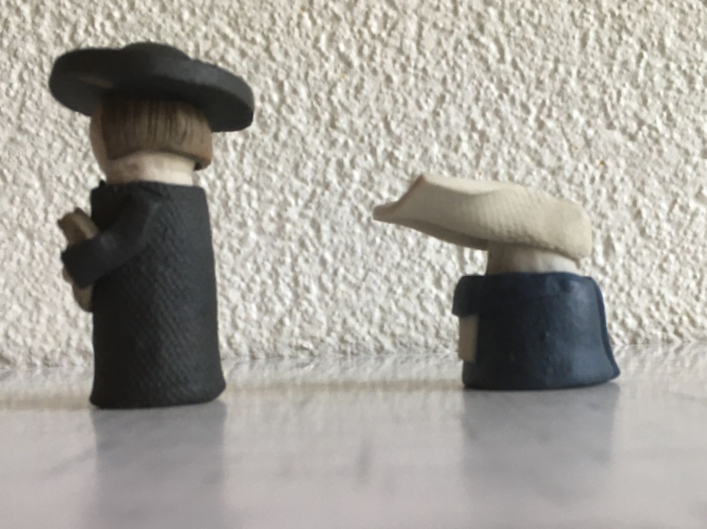 Statuette: Pfarrer und Nonne Keramik – Usato da Lyss venduto da Punktum01 2