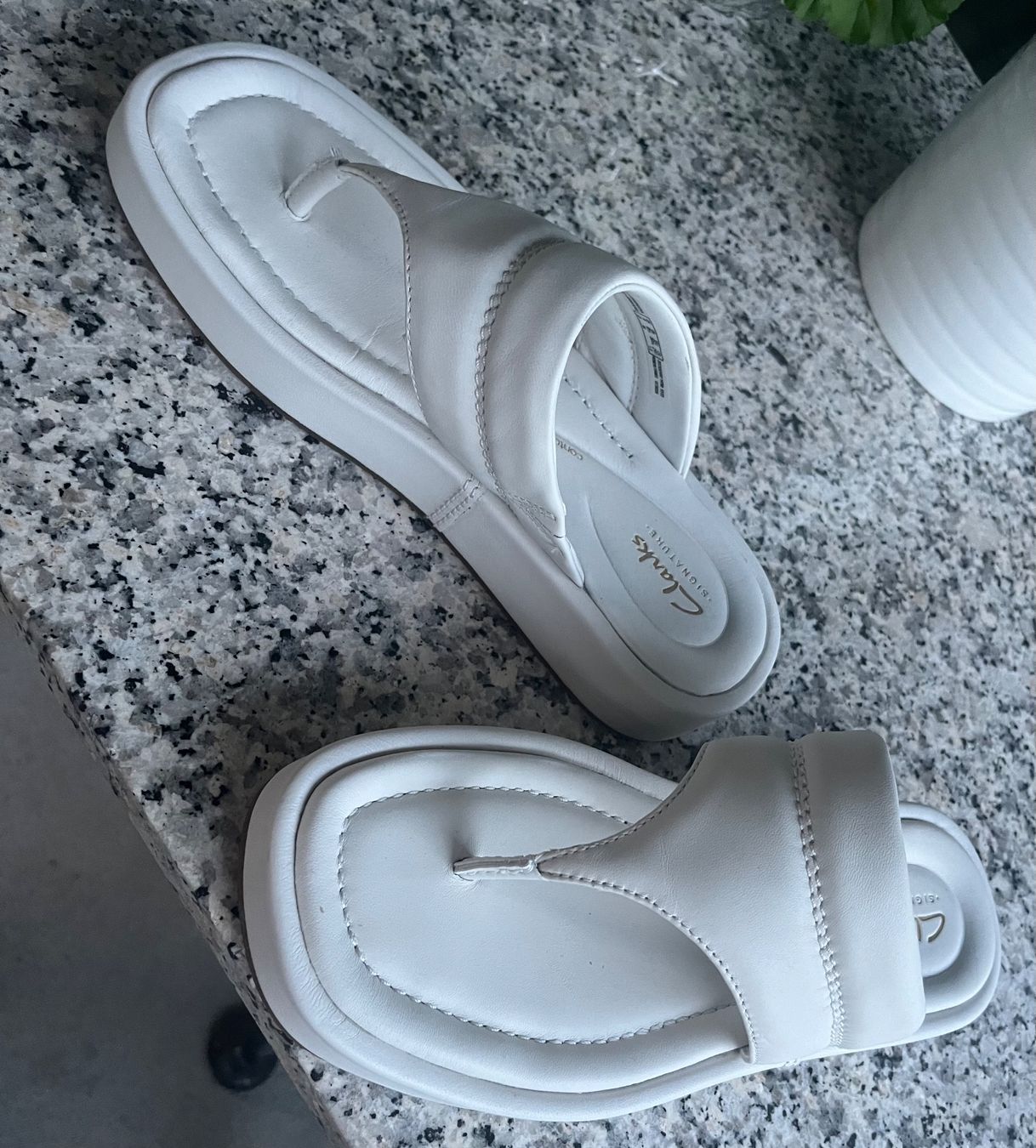 Clarks Chaussures femmes: Clarks Sandalen weiss Leder 39,5 NEU 🤍 – Neuf (Voir description) à Zürich par tsunrise122 1