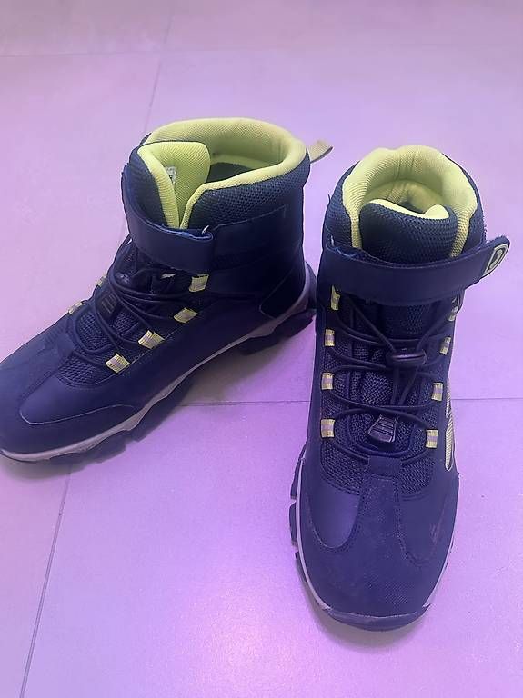 Scarpe per ragazzi: Scarpe da montagna N.39 – Usato da Castel San Pietro venduto da kat_b9br 1