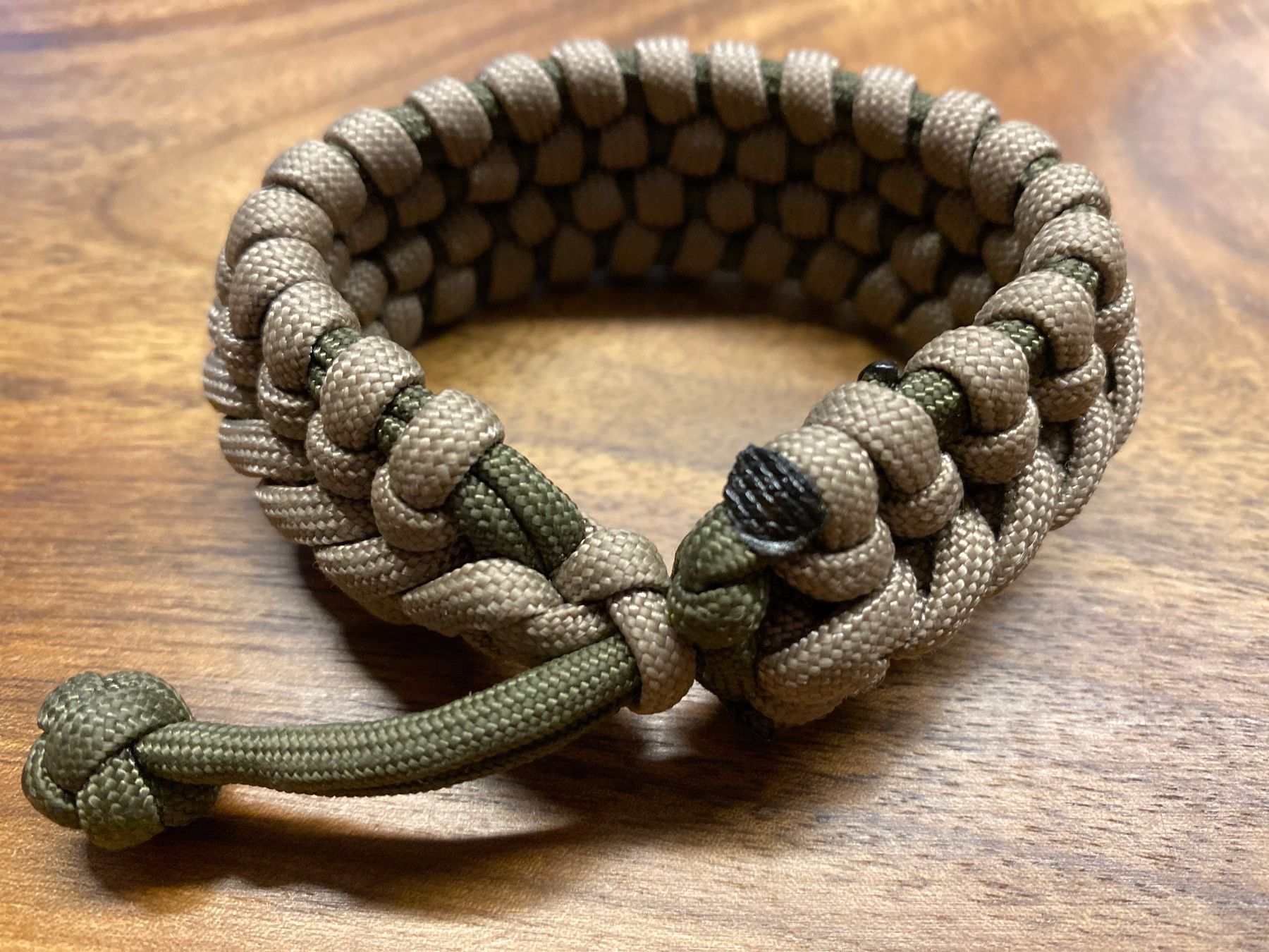 Bracciali & Braccialetti: Armband aus Paracord550 – Nuovo (secondo la descrizione) da Reinach BL venduto da Sdruefenacht 2