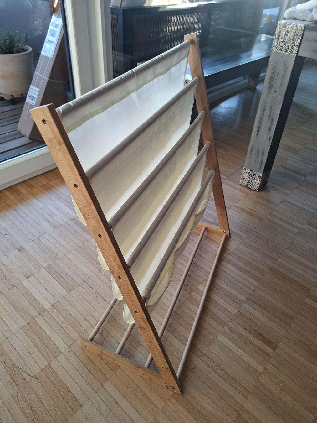 Regale: Kinder Bücherregal Holz mit Stofffächern gebraucht – Gebraucht aus Wallisellen von rahelr90 2