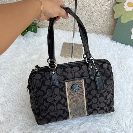 Coach Handtasche Monogramm schwarz braun Leder 31x24cm guter
