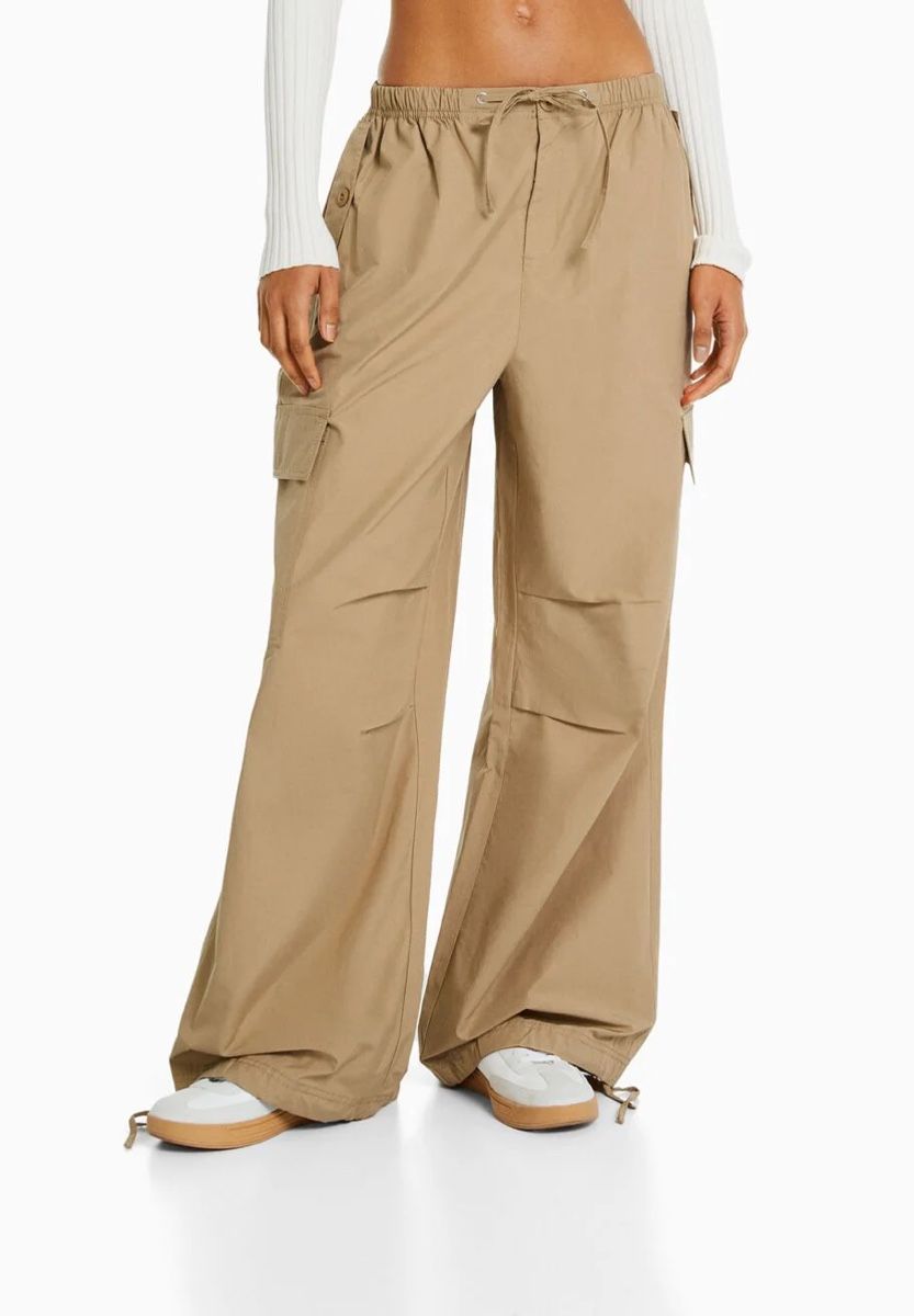 Bershka Pantaloni: Hose Bershka Gr M – Usato da Laupersdorf venduto da Cloludi 4