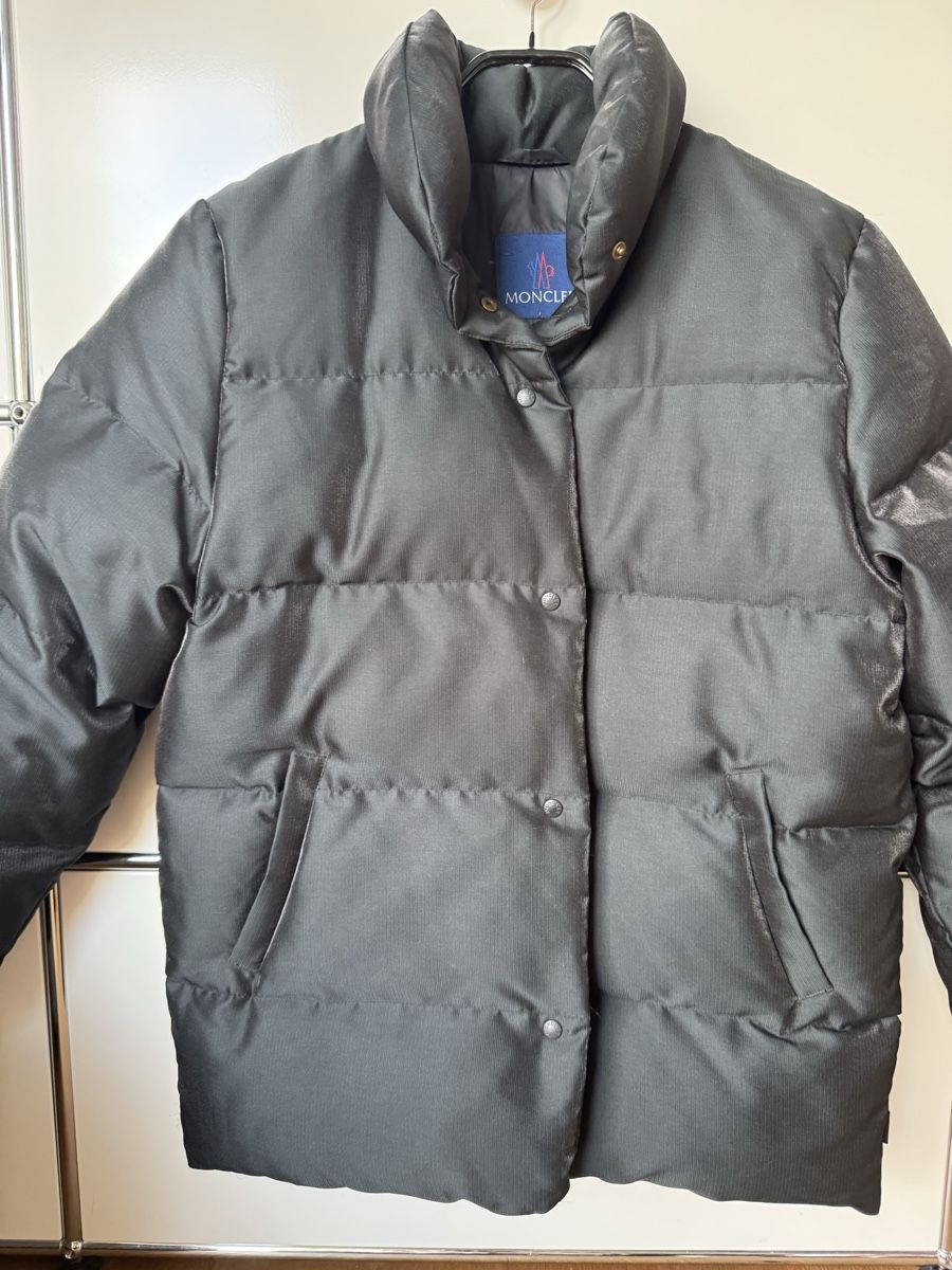 Moncler Jacken: Jacke Moncler – Neu (gemäss Beschreibung) aus Saas im Prättigau von Holliwood