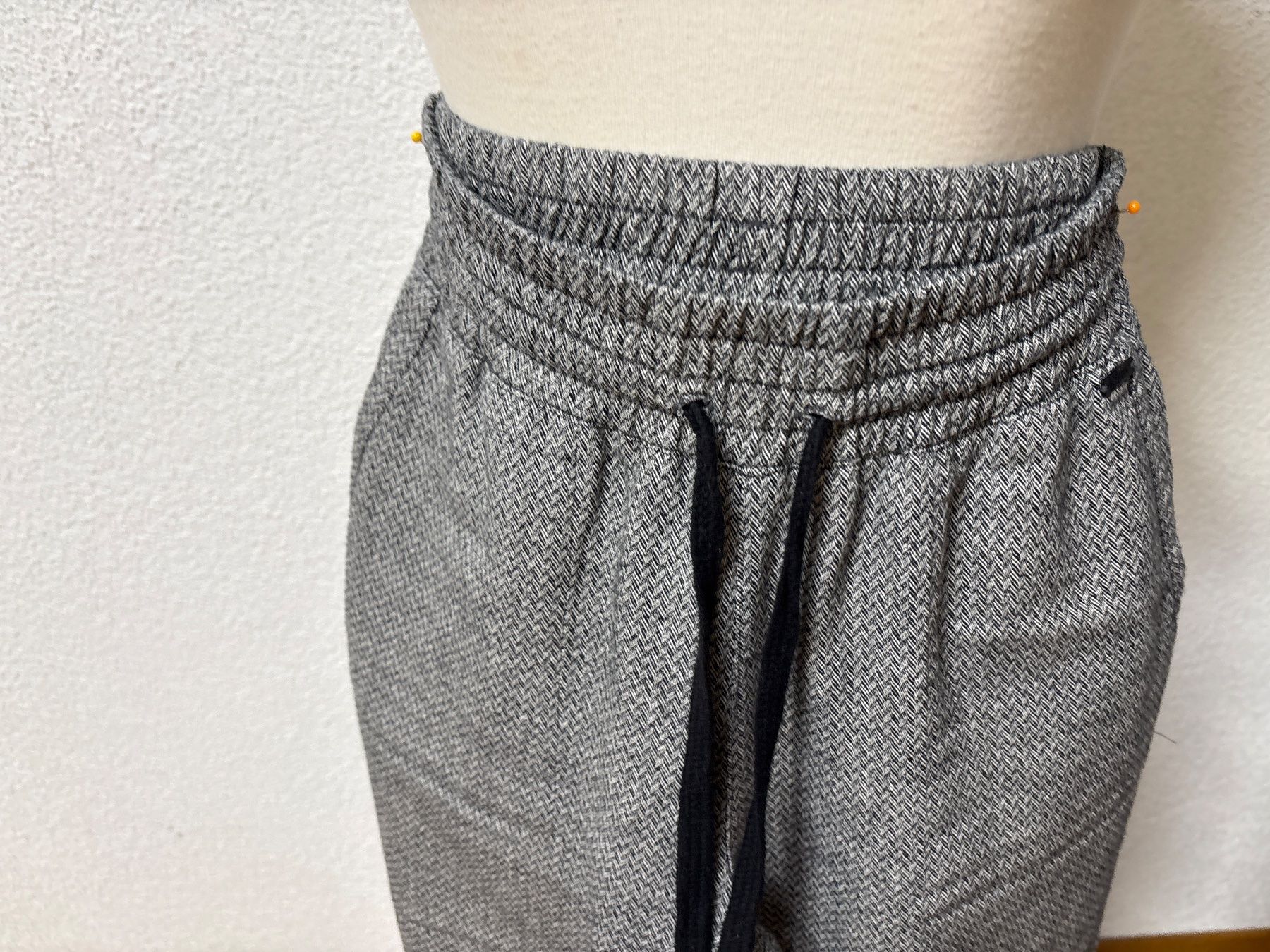 Nile Pantalons: Jogpants Nile XS – D'occasion à Maienfeld par 8796 1