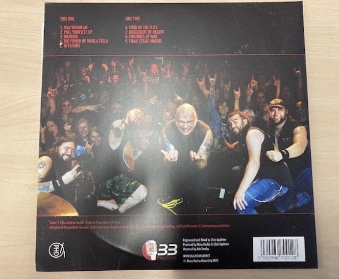 Schallplatten: Blaze Bayley - Damaged Strange Different And Live - signed! – Gebraucht aus Fällanden von BasilFawlty 2