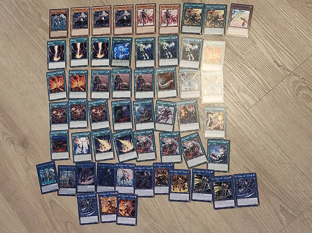 Yugioh Carte collezionabili: Komplettes Skystriker Yugioh Deck – Usato da Seon venduto da Minze02