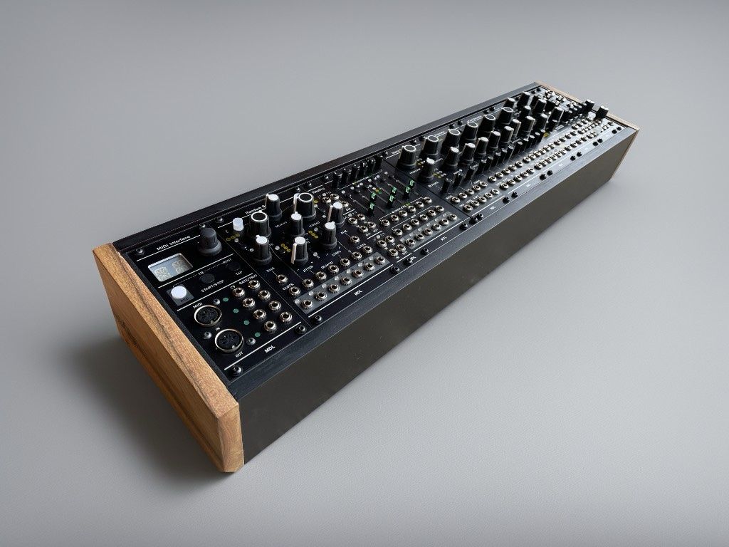 Instruments de musique: MDL Mutable Instruments 114HP Synth – Neuf avec emballage d'origine à Oberburg par MDLMusic