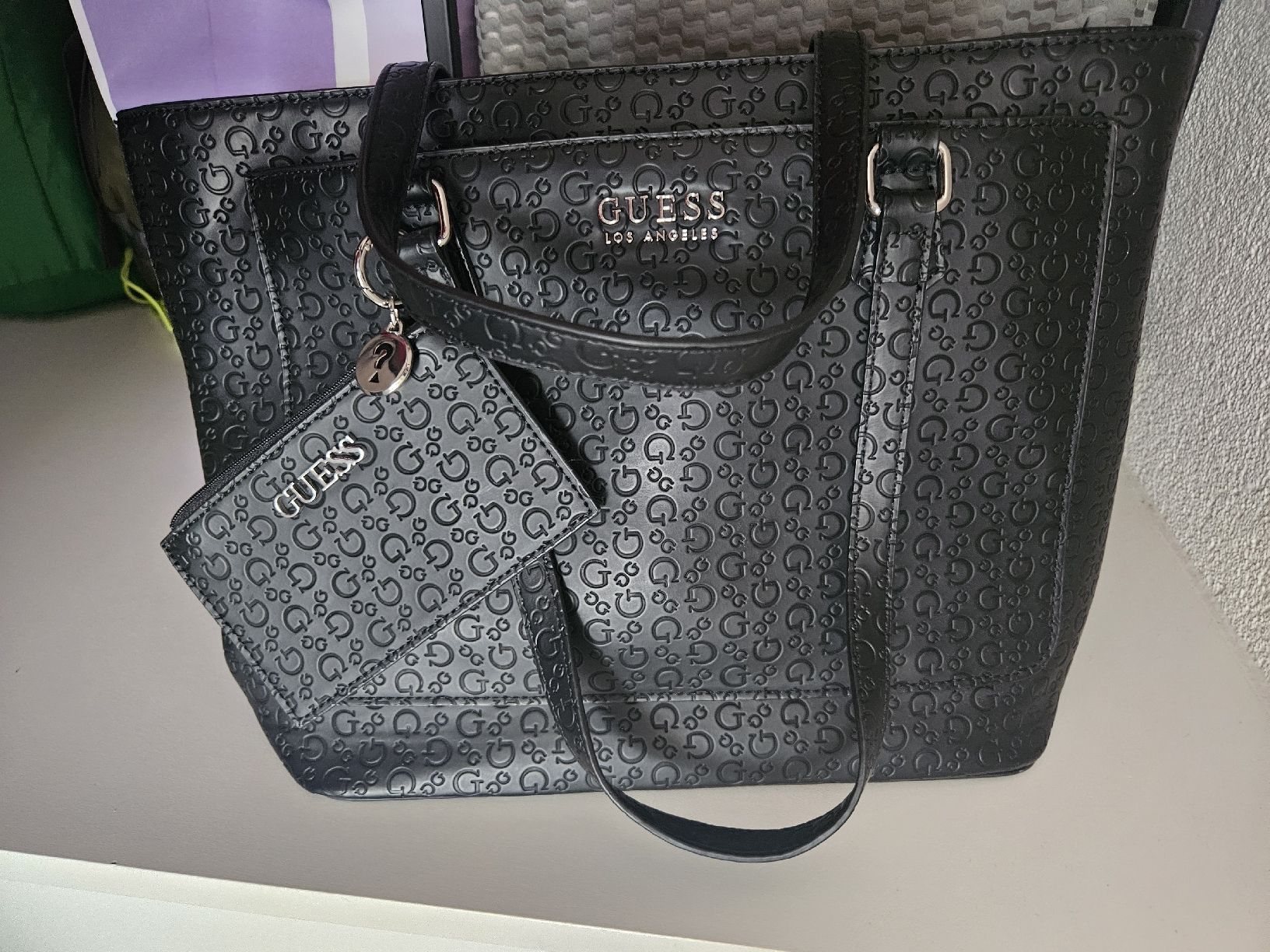 Sacs femmes: Guess Tasche – Neuf (Voir description) à Recherswil par lar_m9bn