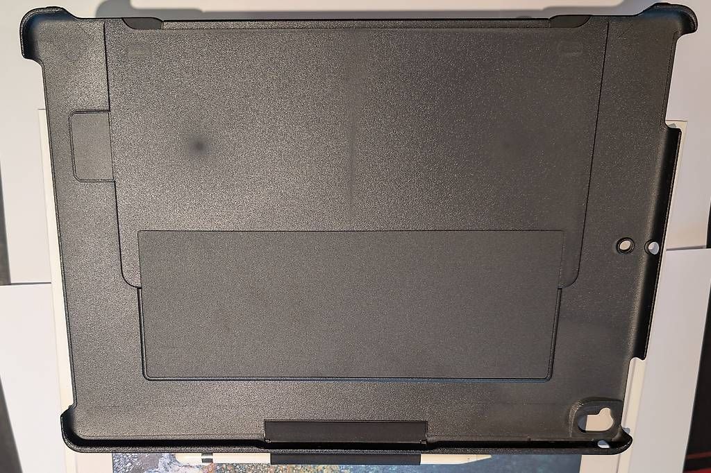 Logitech Tastiere: Logitech Slim Combo pour Ipad Pro – Nuovo (secondo la descrizione) da Torny le Grand venduto da cla_w6np 5