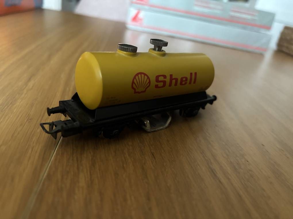 Märklin Modelleisenbahnen: Wagon nettoyeur Shell – Gebraucht aus Orbe von car_8grw 1