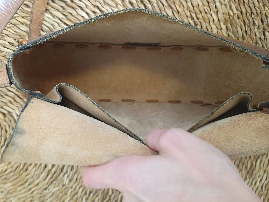 Taschen für Damen: Hübsche, verzierte Ledertasche – Gebraucht aus Zürich von Melianea 2