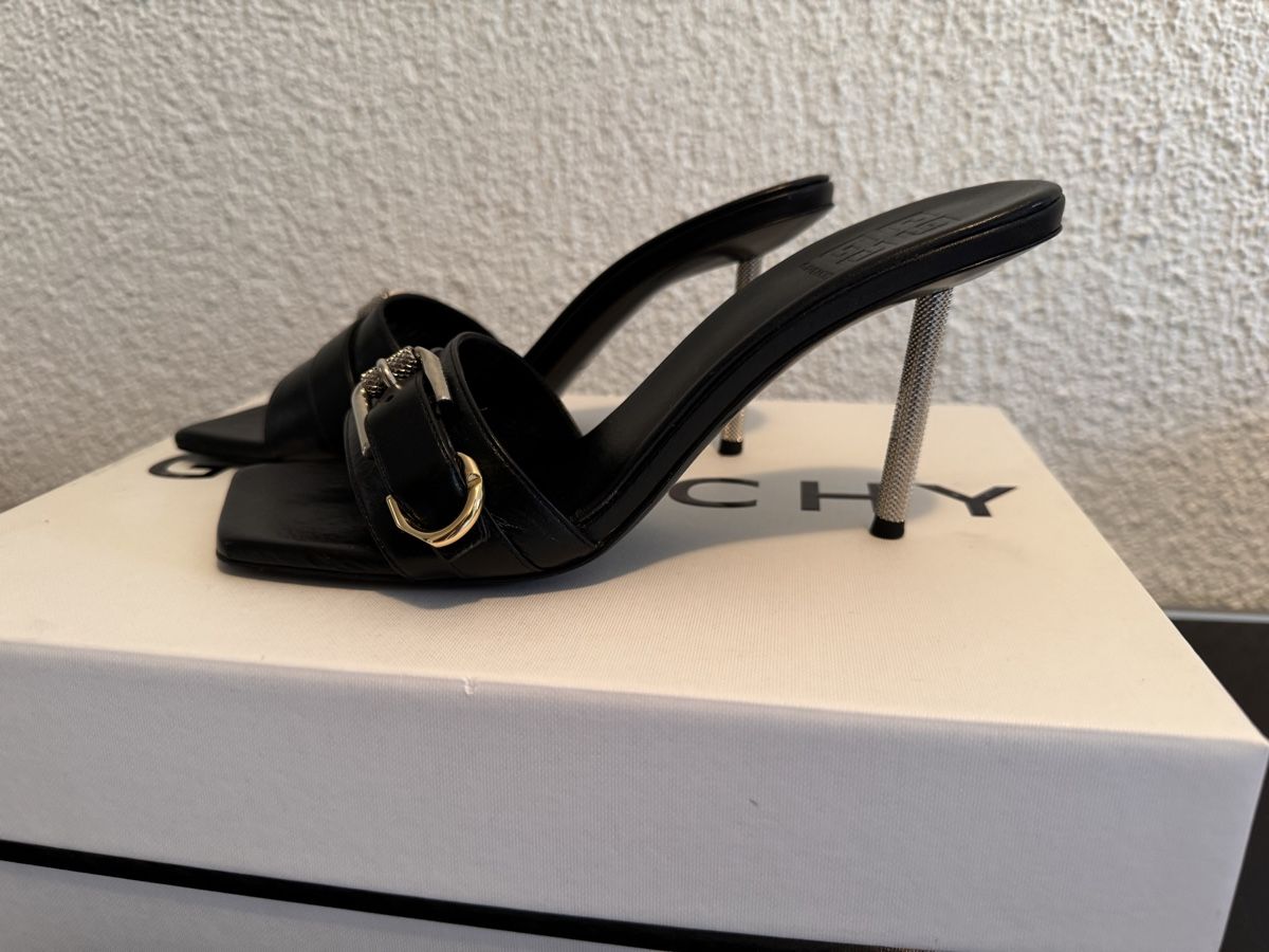 Givenchy Scarpe da donna: Wunderschöne Sandalen von Givenchy, Grösse 36 – Usato da Wilderswil venduto da Renaissance1 9