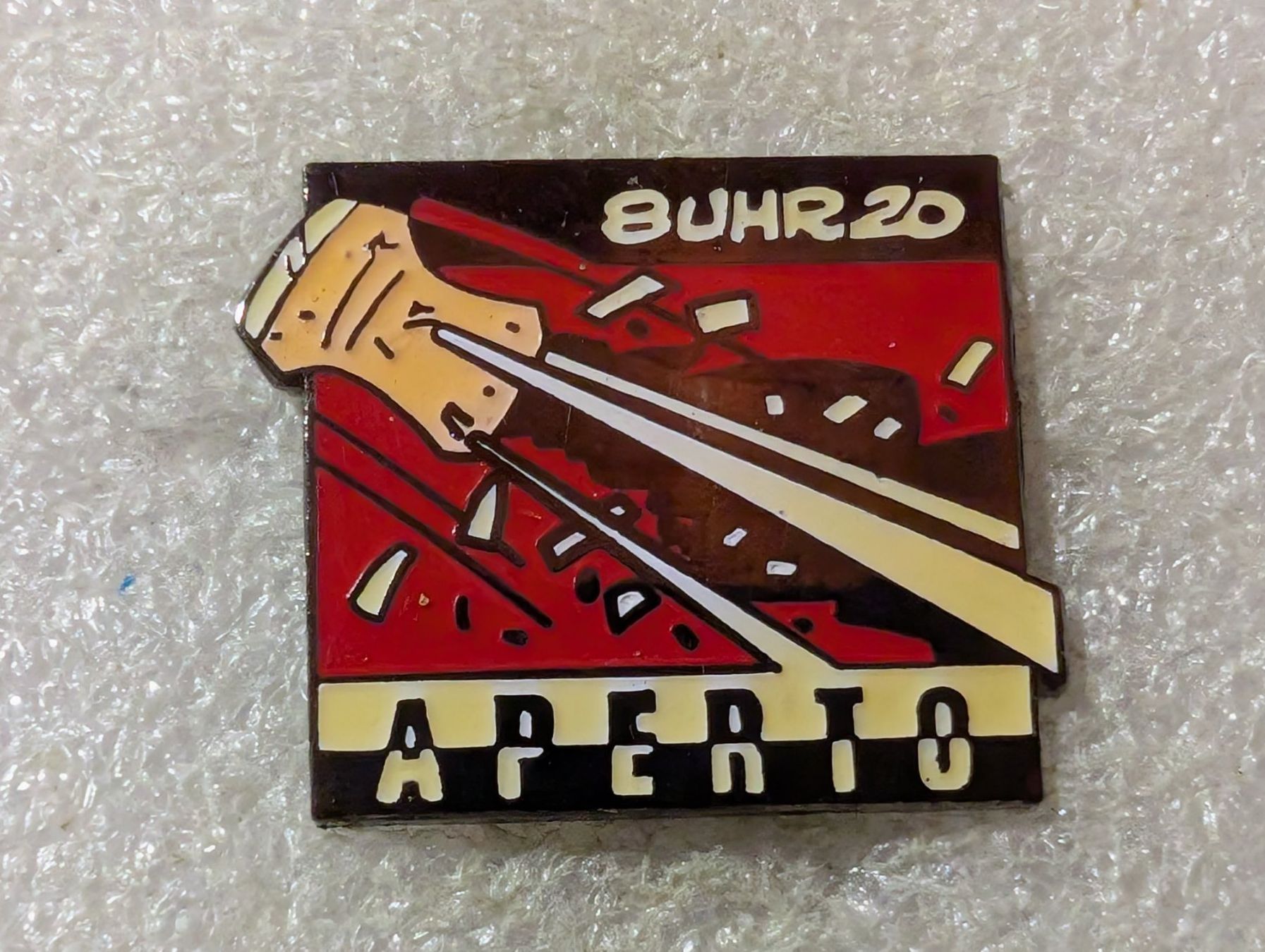 Placchette & Badge: Ansteckpin 85: Aperto – Usato da Oppligen venduto da Pin-Fall-Shop