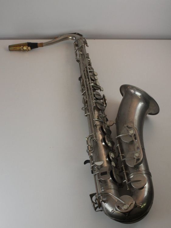 Strumenti musicali: Vintage Loyal Tenorsaxophon versilbert – Usato da Mellingen venduto da Guilhermefurlan