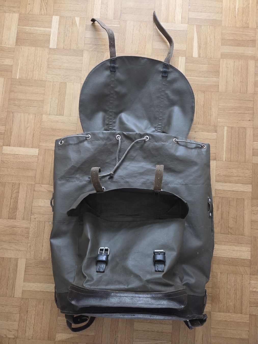 Schweizer Armee Zaini: Militär Rucksack – Usato da Aarau venduto da crissta