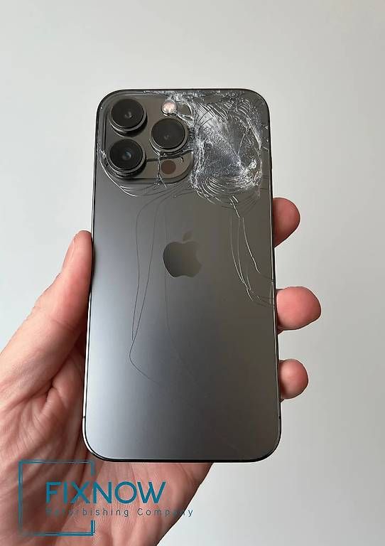 Altro per Ufficio & Commercio: iPhone 15 Pro Max Rückseite Reparieren – Usato da Zürich venduto da Mic_nzr5