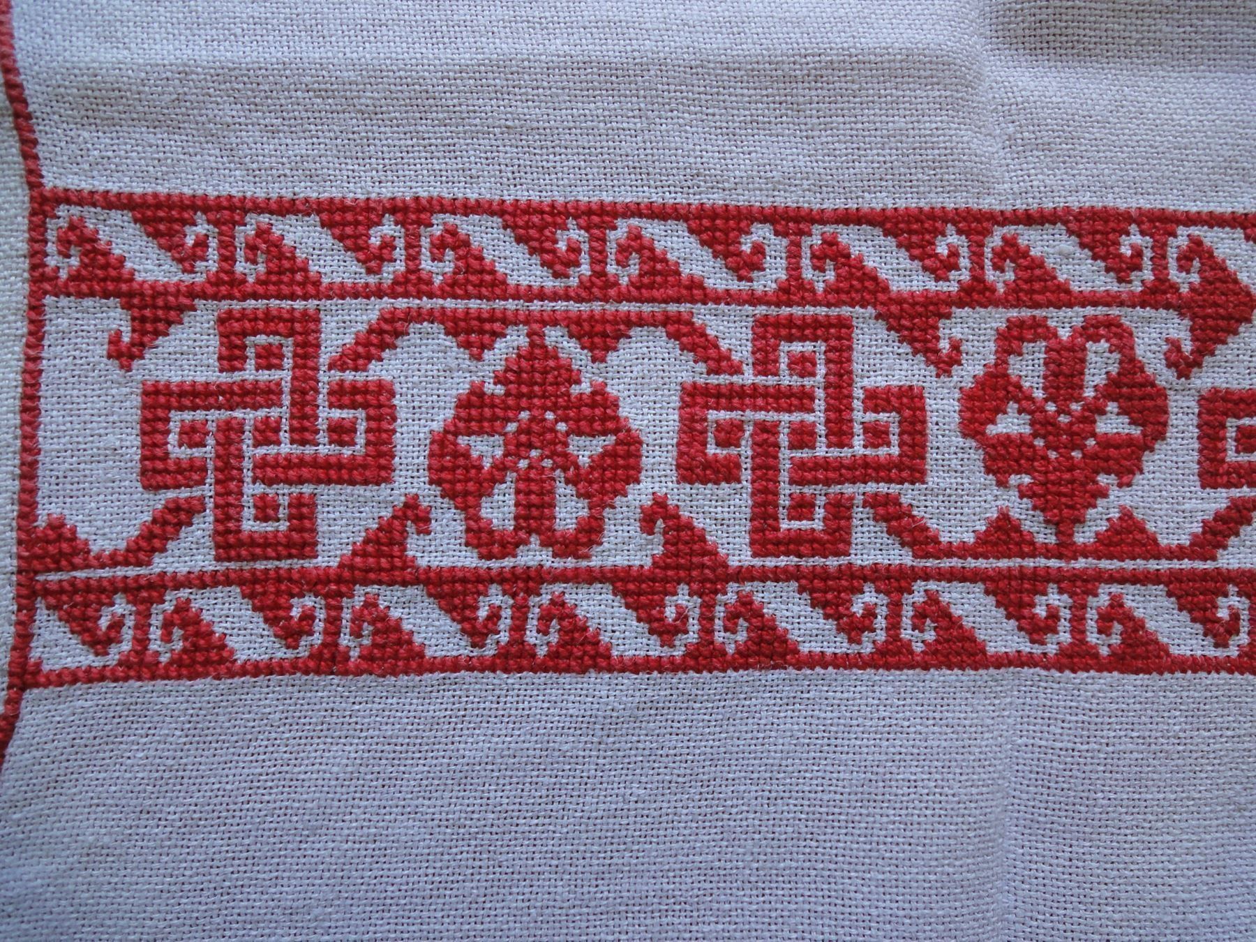 Coperte: Kleine Tischdecke mit Kreuzstich – Usato da Chur venduto da omonia 2