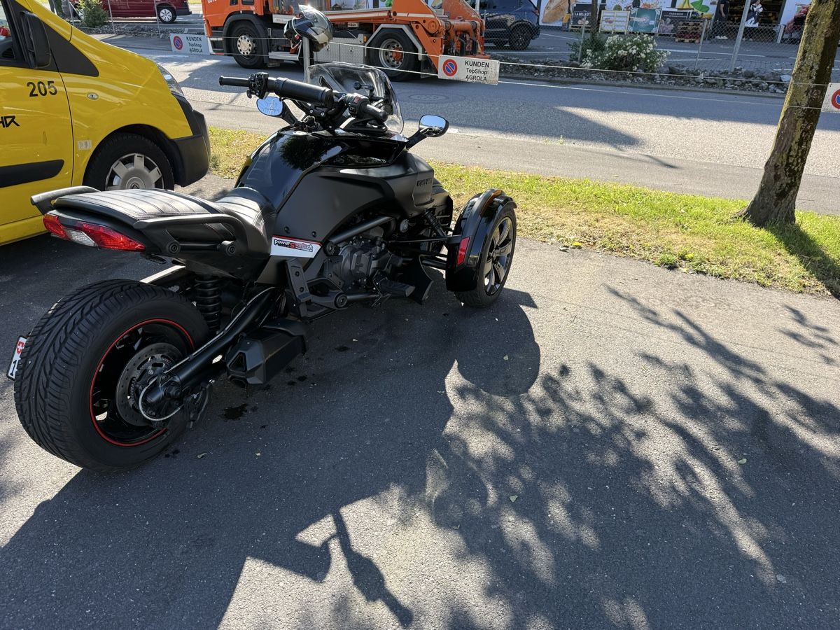 Can-Am A tre ruote: Can Am Spyder F3 – Usato da Emmenbrücke venduto da mur_t7d6