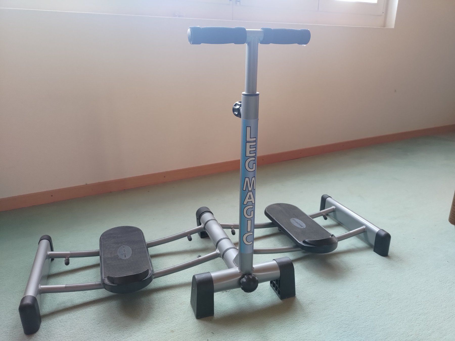 Hometrainer: Legmagic – Gebraucht aus Oberburg von Schematata