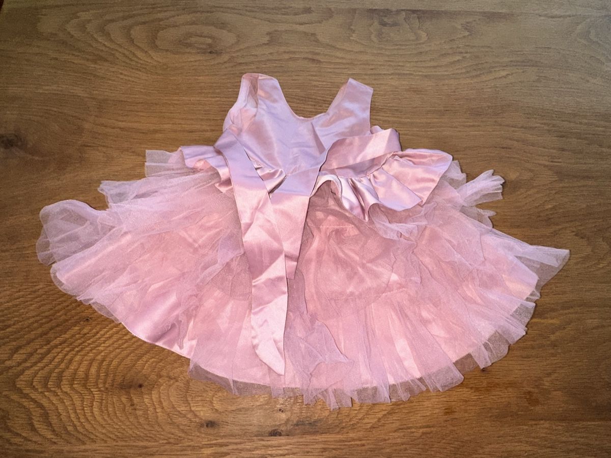 Vestiti & Gonne: Süsses Mädchenkleid, Grösse 9-12 Monate, festlich, Rosa – Usato da Wettingen venduto da hak_52m8