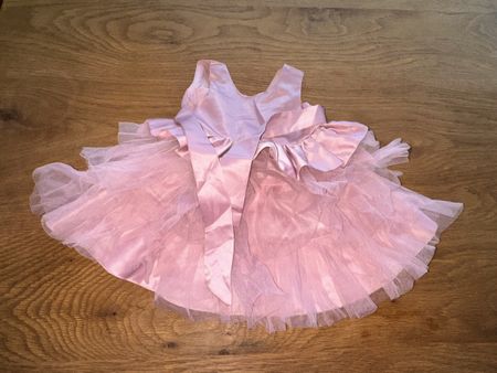 Süsses Mädchenkleid, Grösse 9-12 Monate, festlich, Rosa