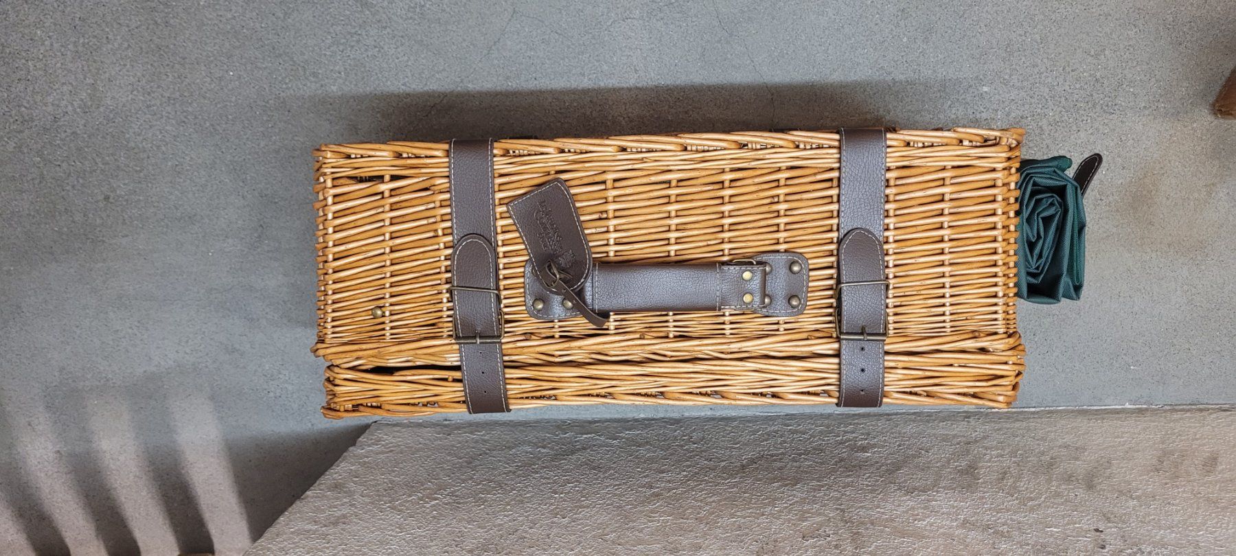 Reisekoffer: Picknick-Koffer, Picknick-Korb neu – Neu (gemäss Beschreibung) aus Zürich von  3