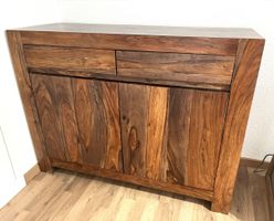 Massiver Holzschrank Sideboard von Kare Design.  