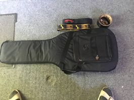 Neue Fender Gitarrentasche mit 3 Gitarrengurten