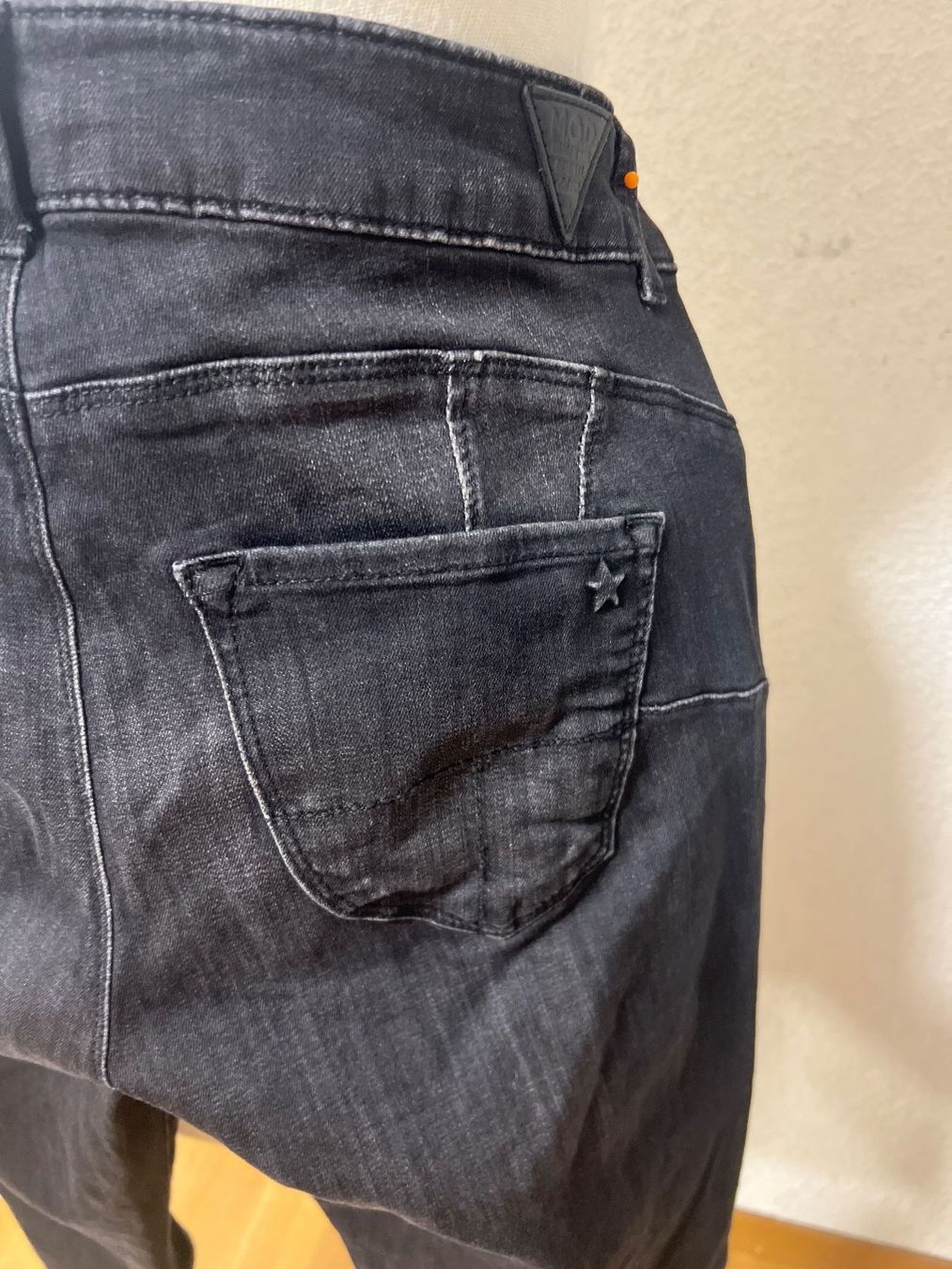 Jeans: coole M.O.D Jeans 28/32 – Usato da Maienfeld venduto da 8796 4