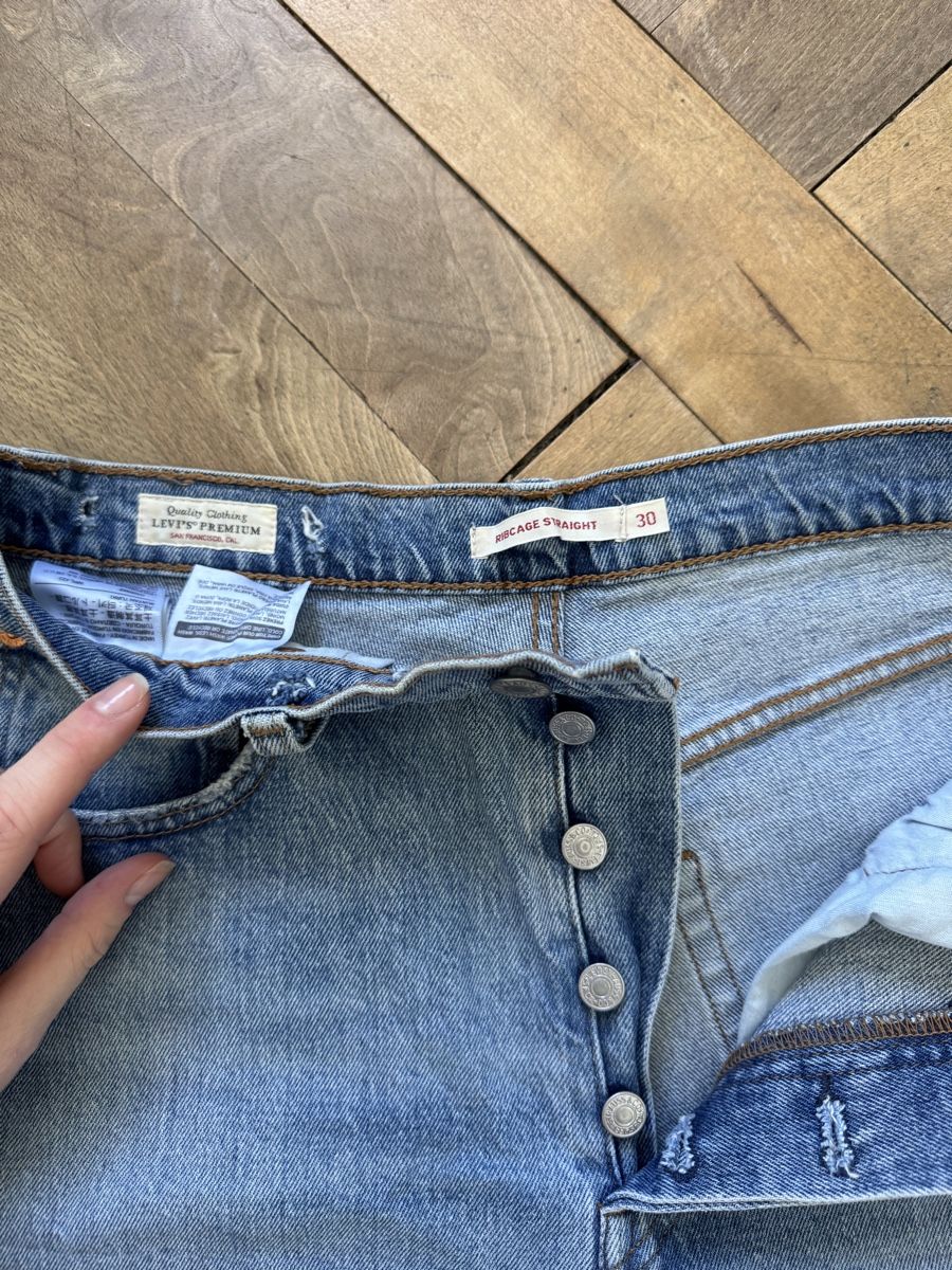 Levi's Jeans: Levi‘s Ribcage Shorts – Nuovo (secondo la descrizione) da Zürich venduto da afcvx 2
