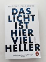 Buch - das licht hier ist viel heller - roman
