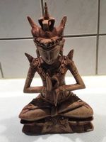 Anmutige, Balinesische Tempelfigur aus Holz