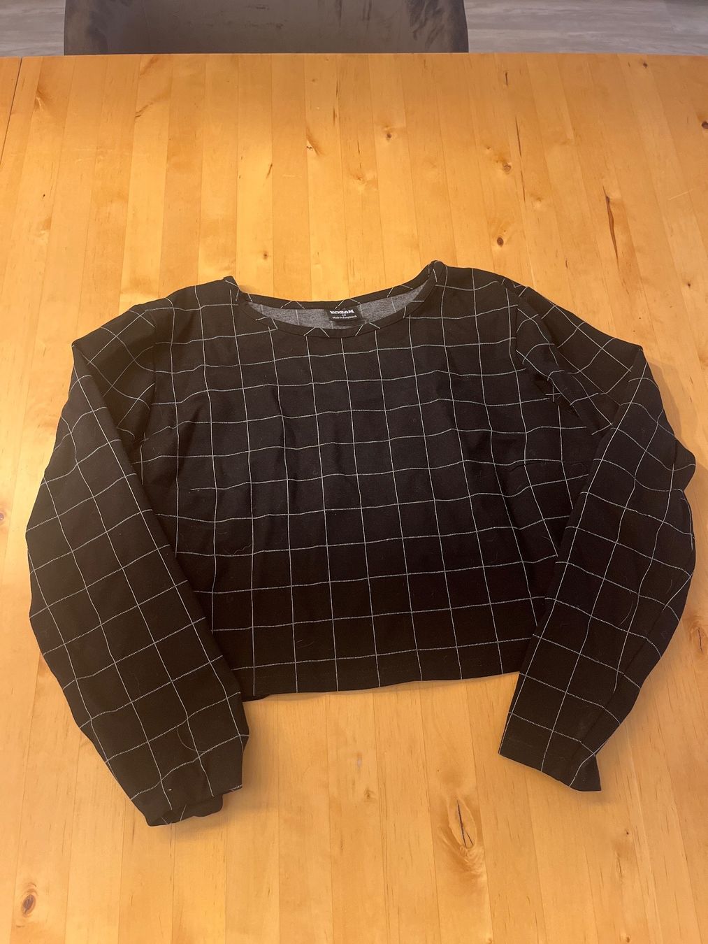 Top: Pull noir URBAN CLASSIC – Usato da Le Locle venduto da Mayd_h 2