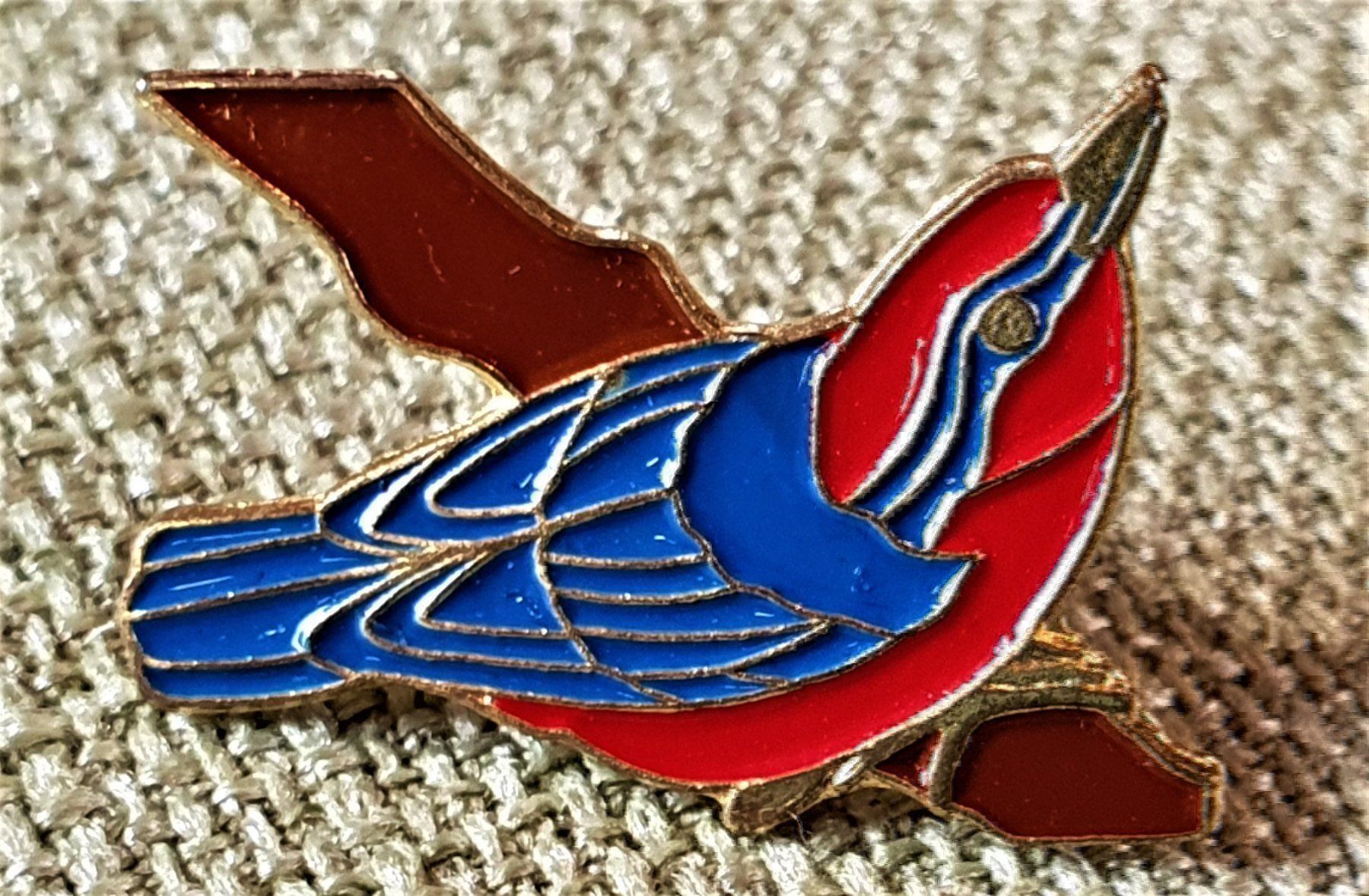 Placchette & Badge: C788 - Pin Vogel auf Ast Tier – Usato da Reinach BL venduto da Boston-Verkauf
