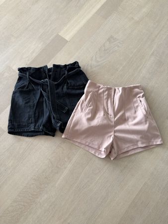 Damen Shorts 2er Set Grösse S/36 Schwarz/Rosa guter Zustand