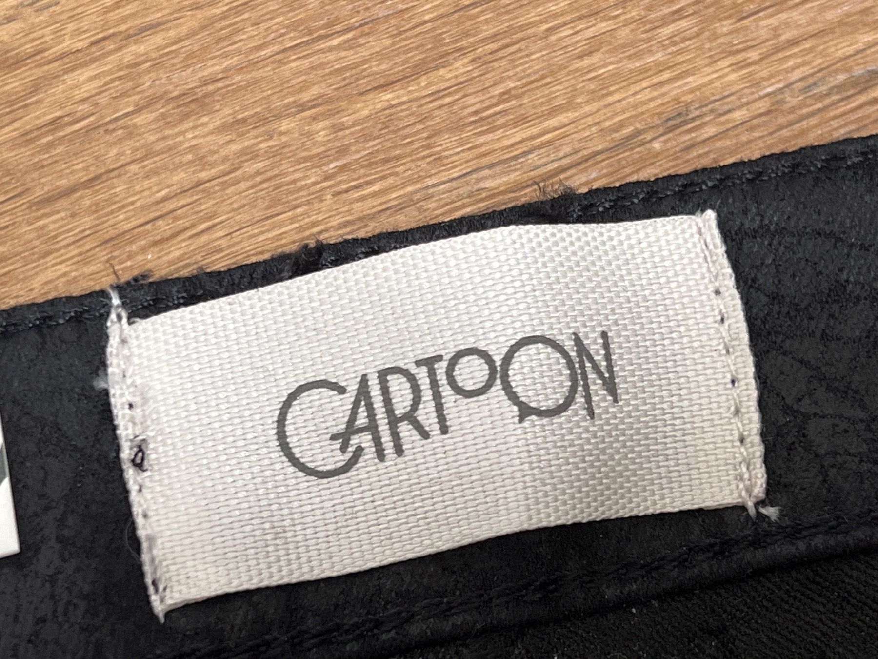 Pantaloni: Cartoon Hose Gr.42/44 - Neu – Nuovo e nell'imballaggio originale da Visp venduto da bluenero 6