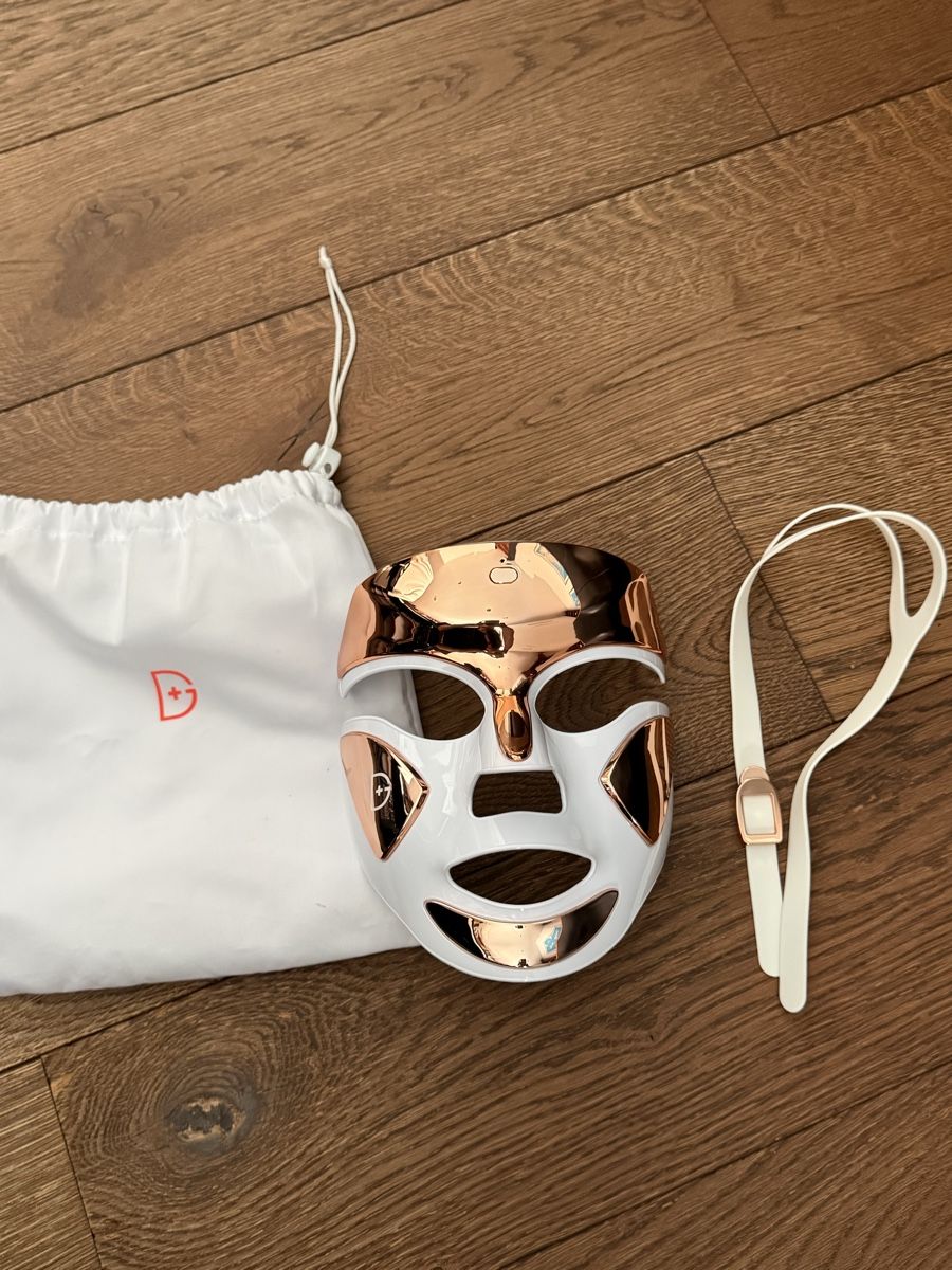 Soins du visage: DR DENNIS GROSS FaceWare Pro - LED-Gesichtsmaske  – D'occasion à Pfäffikon SZ par NicMarKom