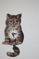 Kleinere Wanduhr mit Beweglichen Augen