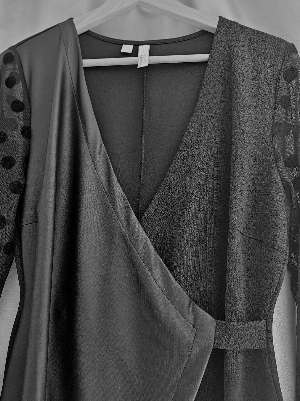Kleider: Abendkleid schwarz Gr.40 – Gebraucht aus Wallenwil von elk_b5qn 2