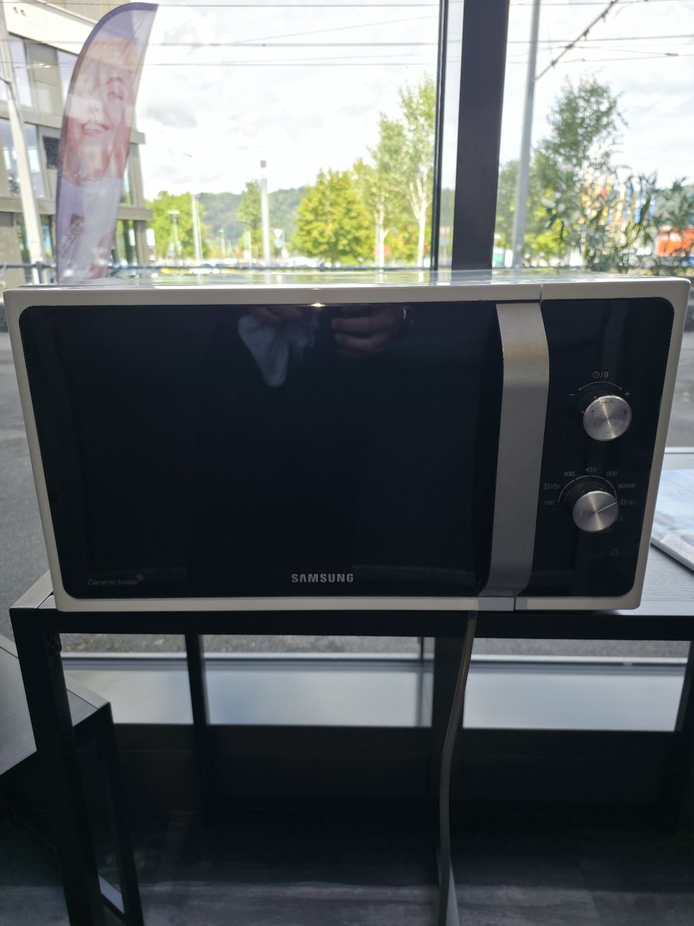 Elettrodomestici da cucina: Samsung Mikrowelle mit Uhr-/Timerfunktion – Usato da Würenlos venduto da Star-Love