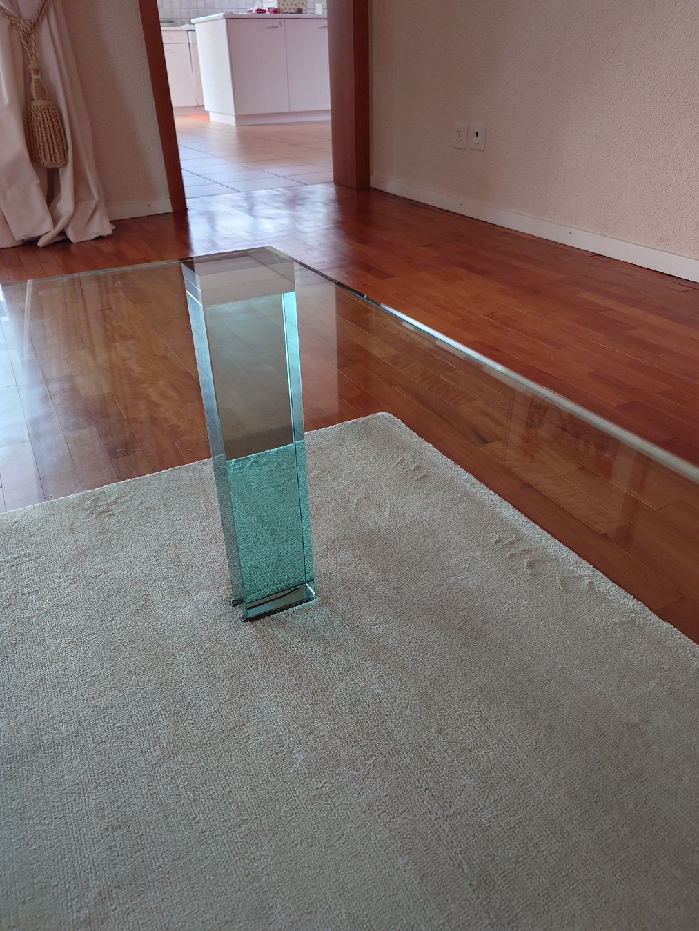 Tische: Glas Couchtisch Wohnzimmertisch Designerstück – Neu (gemäss Beschreibung) aus St. Gallen von Second-Life 4