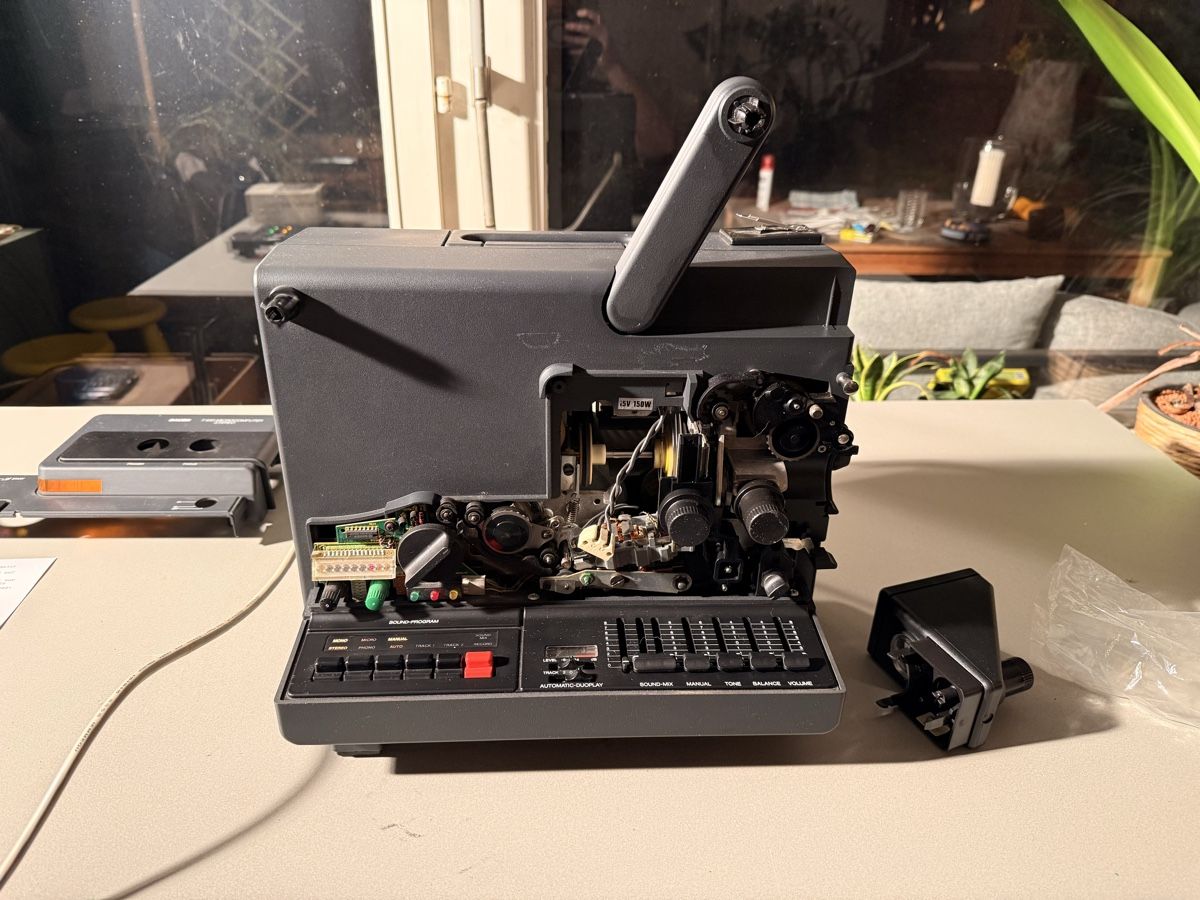 Pellicole: Bauer T610 Microcomputer Stereo Super 8 Projektor + M2 – Usato da Reinach BL venduto da Rushkatie 2