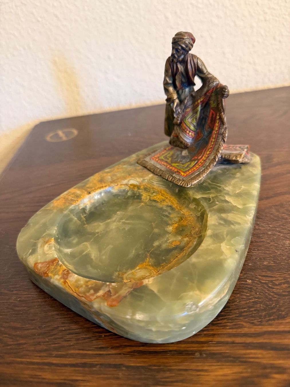Skulpturen & Statuen: Alte Wienerbronze auf Aschenbecher – Gebraucht aus Glattbrugg von Xena14